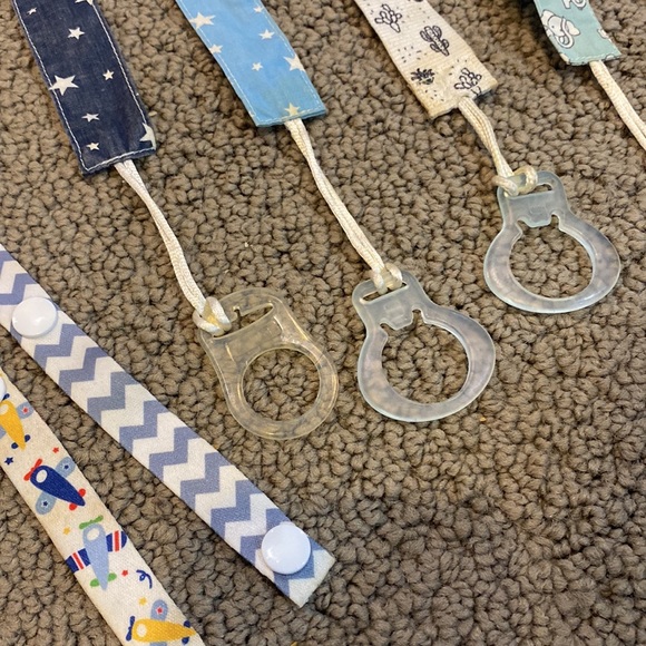 10 Pacifier Clips - Picture 5 of 5